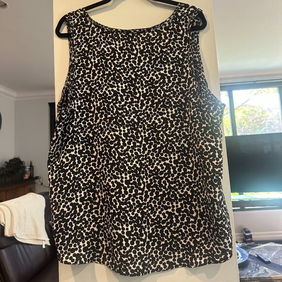 Banana Republic Women's Sleeveless Blouse - Picture 5 of 5